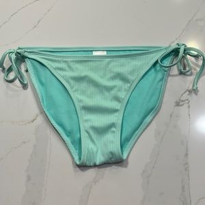 Target bikini bottom Size : L